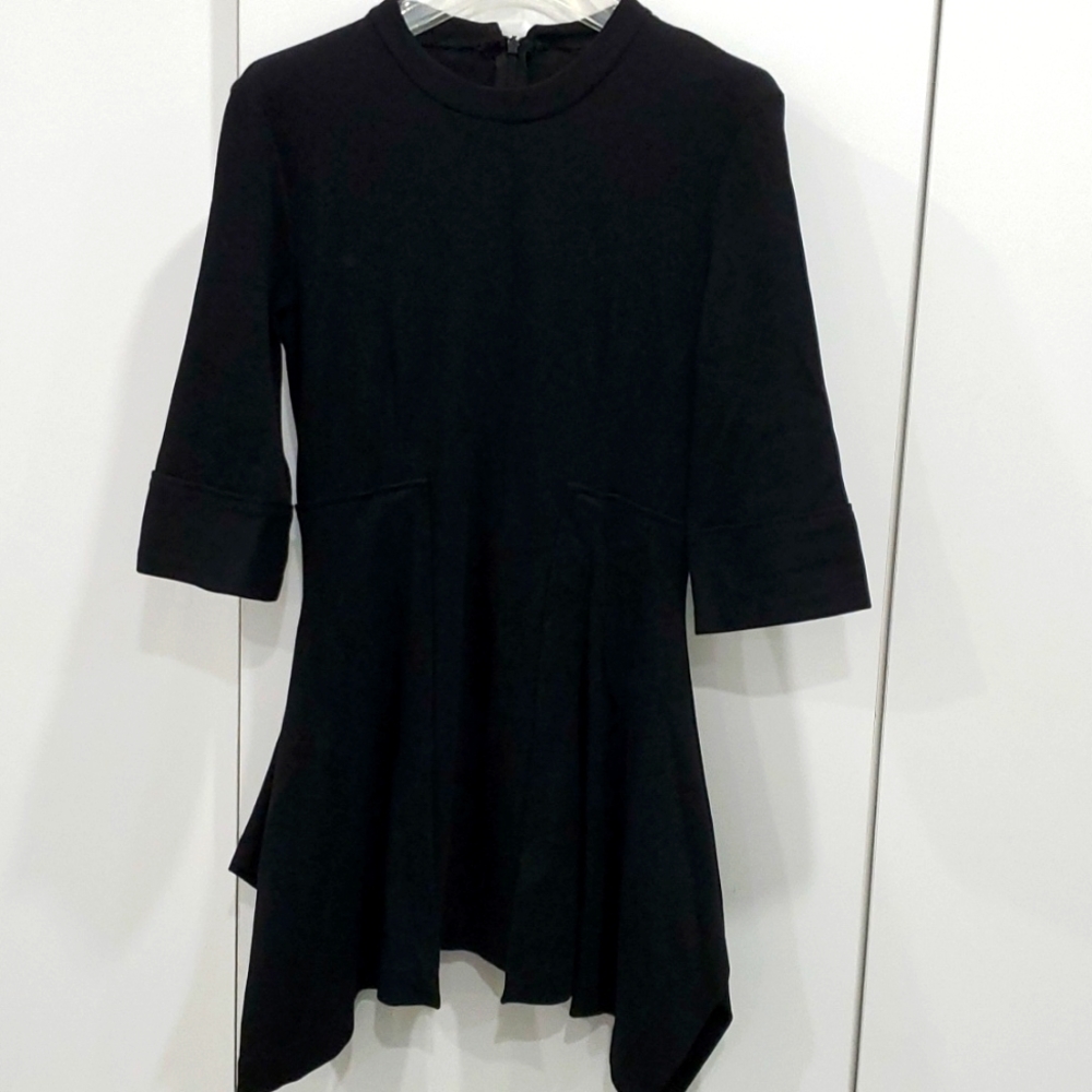 Great short dress bottom is asymmetrical. New Thick designer.  Small. Dw2